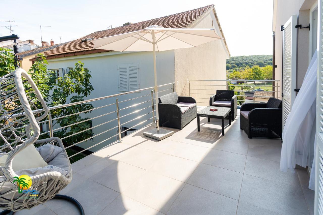 Villa Green Palm Vrsar Exterior photo
